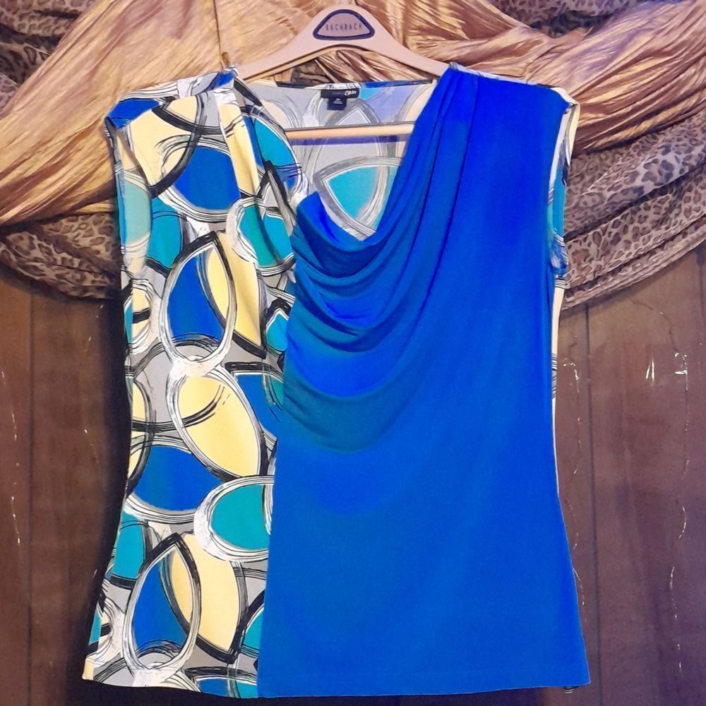 🤠East 5th Very Unique Sleeveless Blouse Size Medium